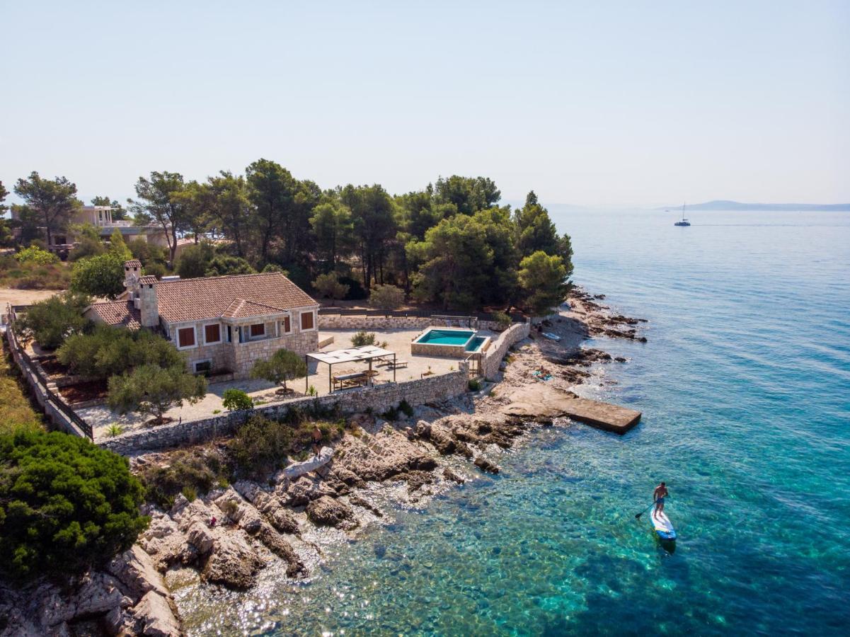 Villa Rudini With Heated Pool Okrug Gornji Exteriör bild