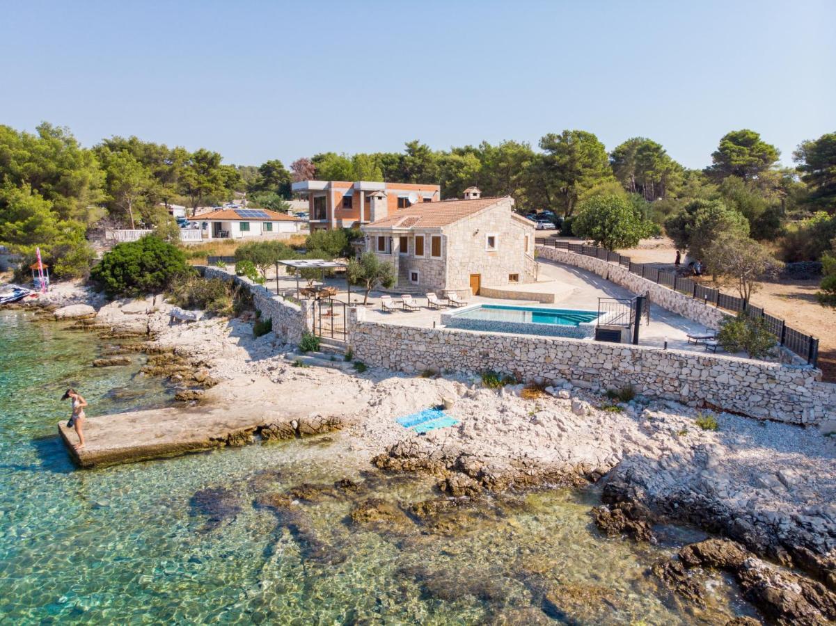 Villa Rudini With Heated Pool Okrug Gornji Exteriör bild