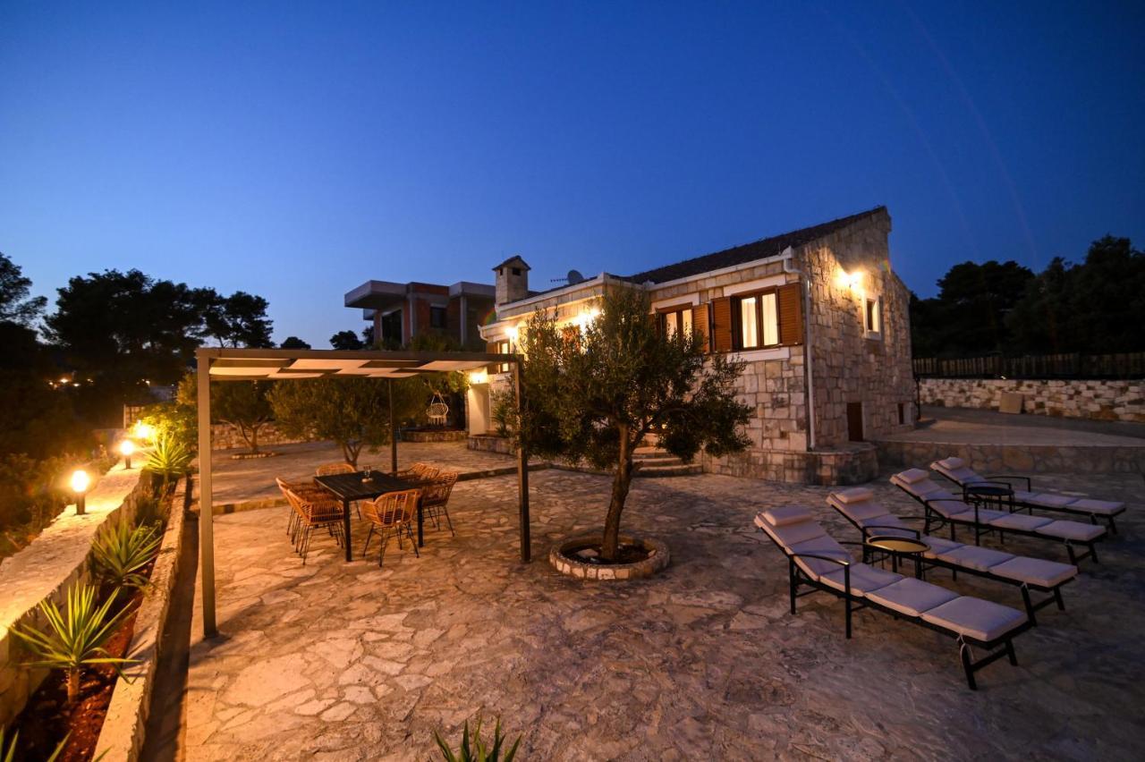 Villa Rudini With Heated Pool Okrug Gornji Exteriör bild