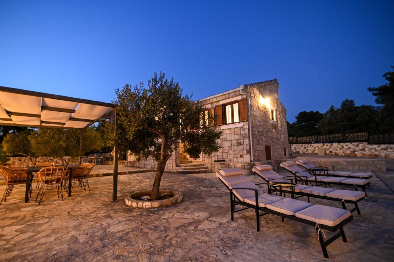 Villa Rudini With Heated Pool Okrug Gornji Exteriör bild
