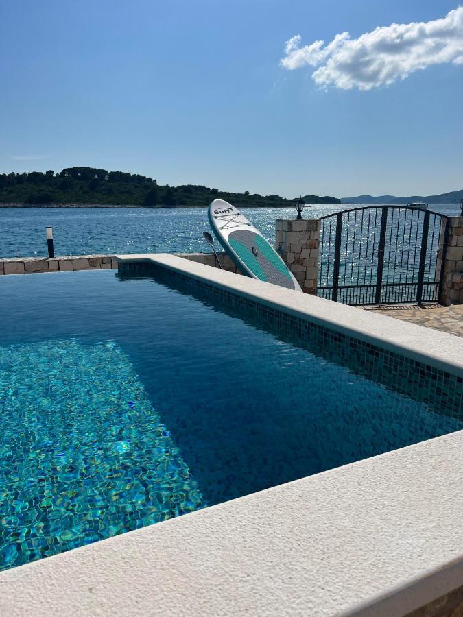 Villa Rudini With Heated Pool Okrug Gornji Exteriör bild